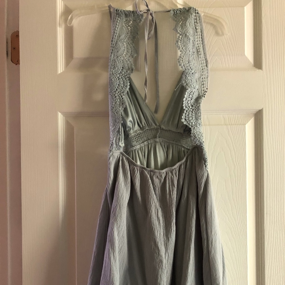 Dusty blue halter dress - Picture 3 of 4